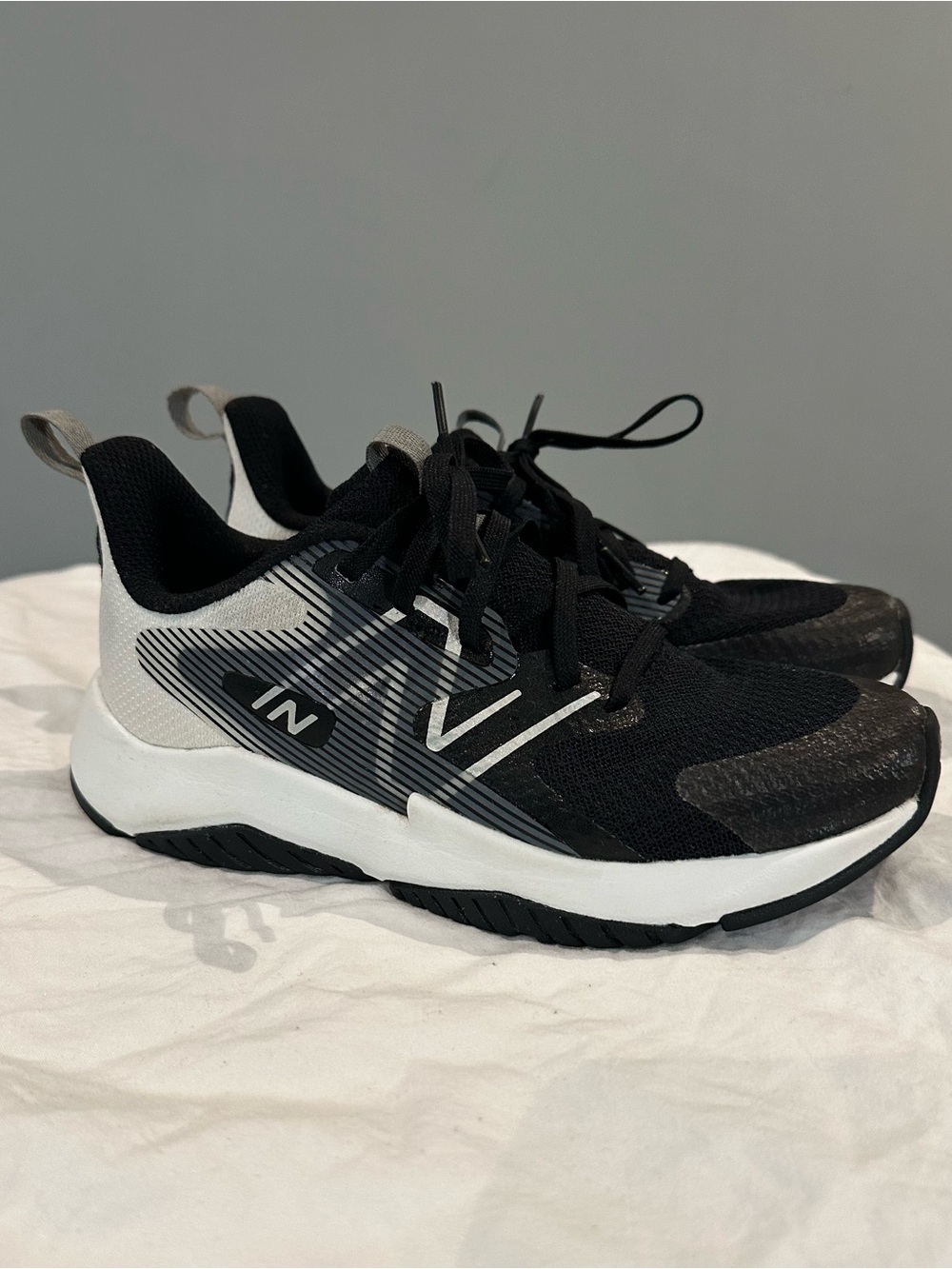 New Balance Kids Black and White Rave Run v2 - track sneakers